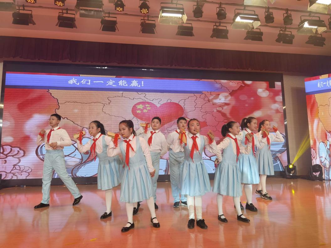 红色映像金小华章有图_html_m3e22a4a.jpg