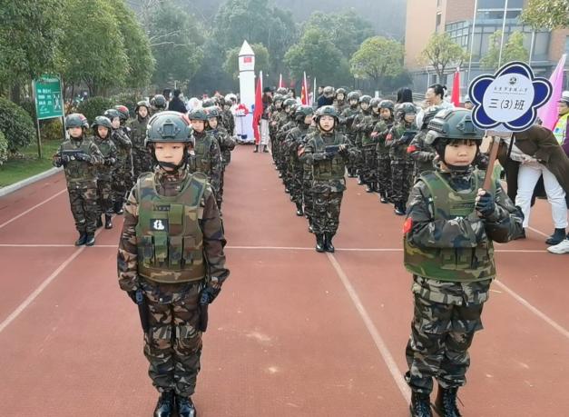 体劳并进共协力，爱意满满暖心流_html_m5534da1e.jpg