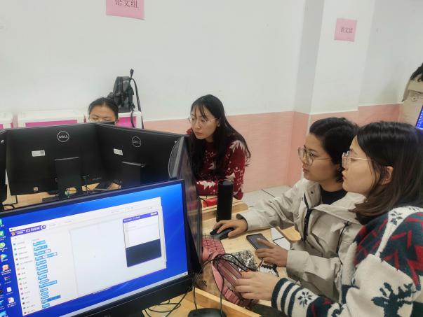2021栖霞区中小学信息技术教师全员培训_html_c940fe5.jpg