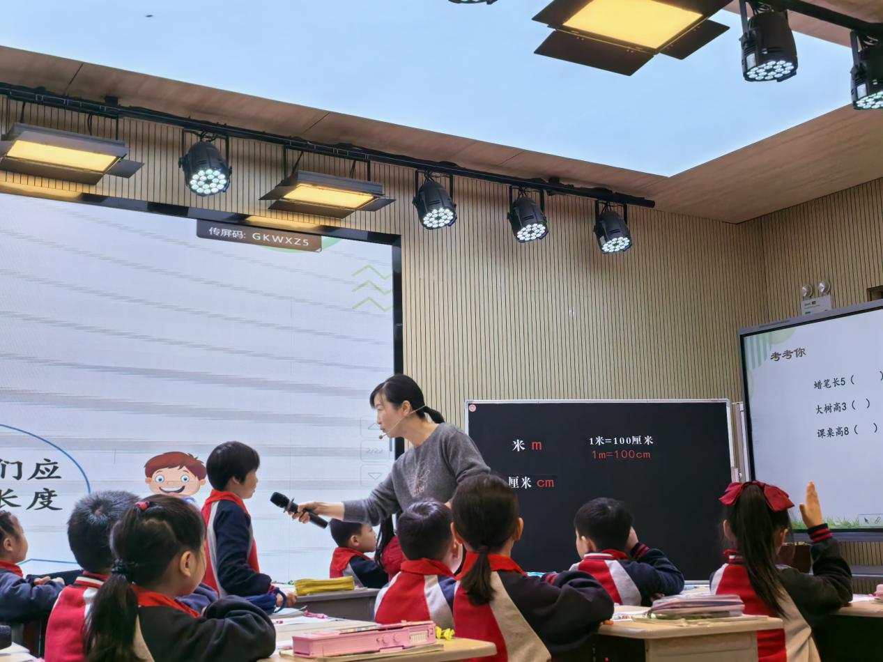 【薛玲芳李新名师工作室】送教送研共交流 且学且思促成长图文_html_590674ff.jpg