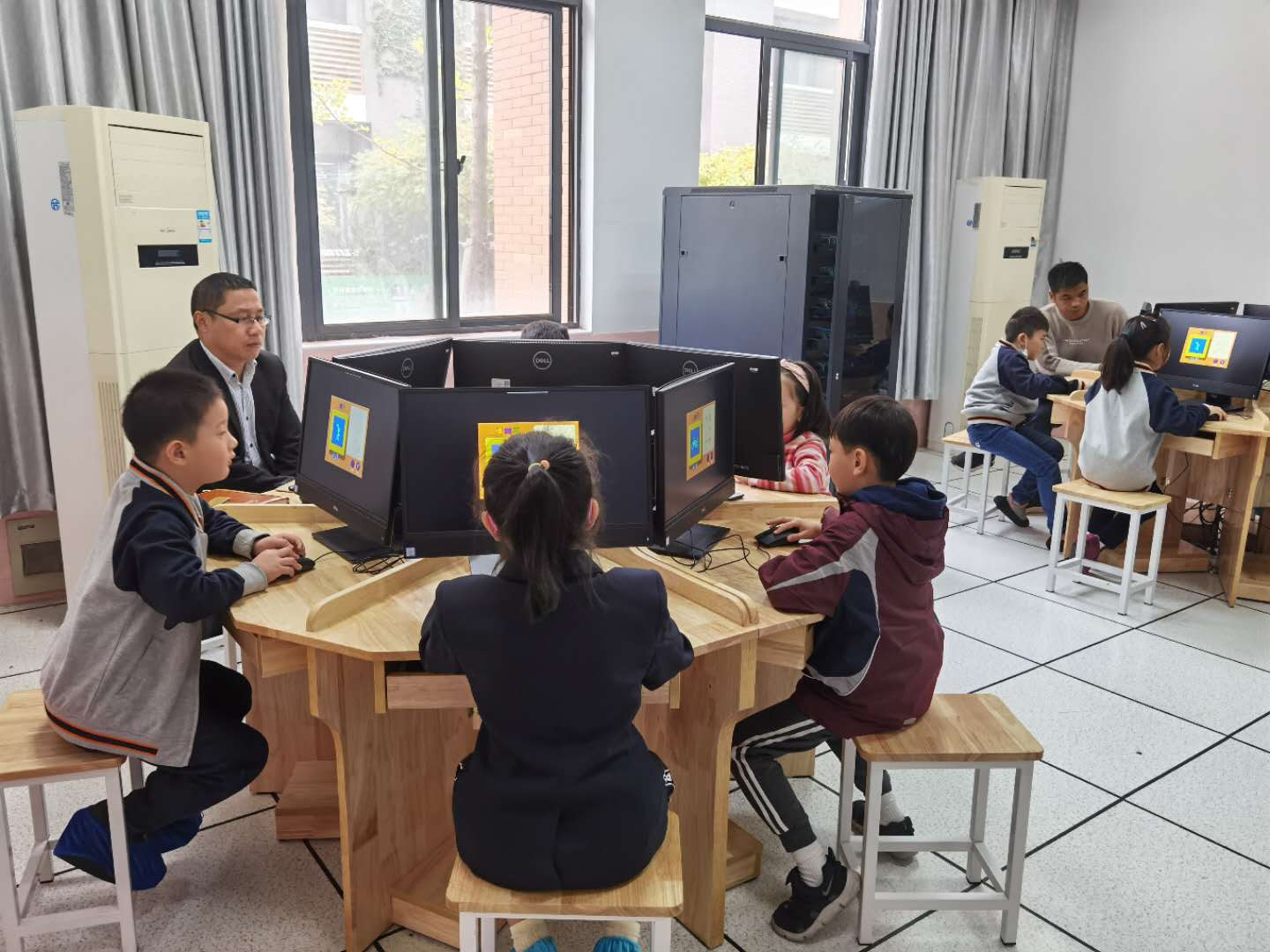 【金陵小学】信息技术第一次教研活动 许_html_m47f173be.jpg