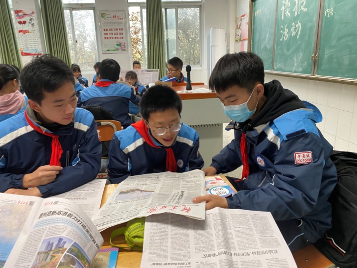 11.24读报纸系列活动_html_4ab5823f.jpg
