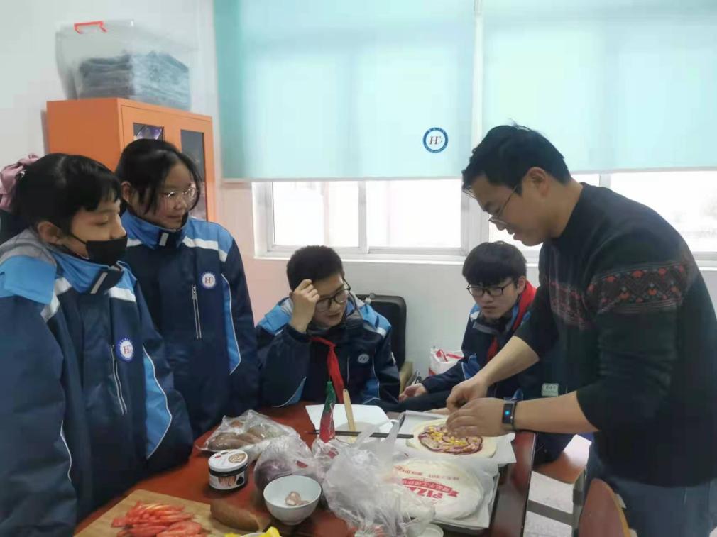 华电中学学校社区服务活动_html_367420b5.jpg