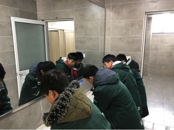 附中燕子矶 安全第一_html_1fdd7d8b.png