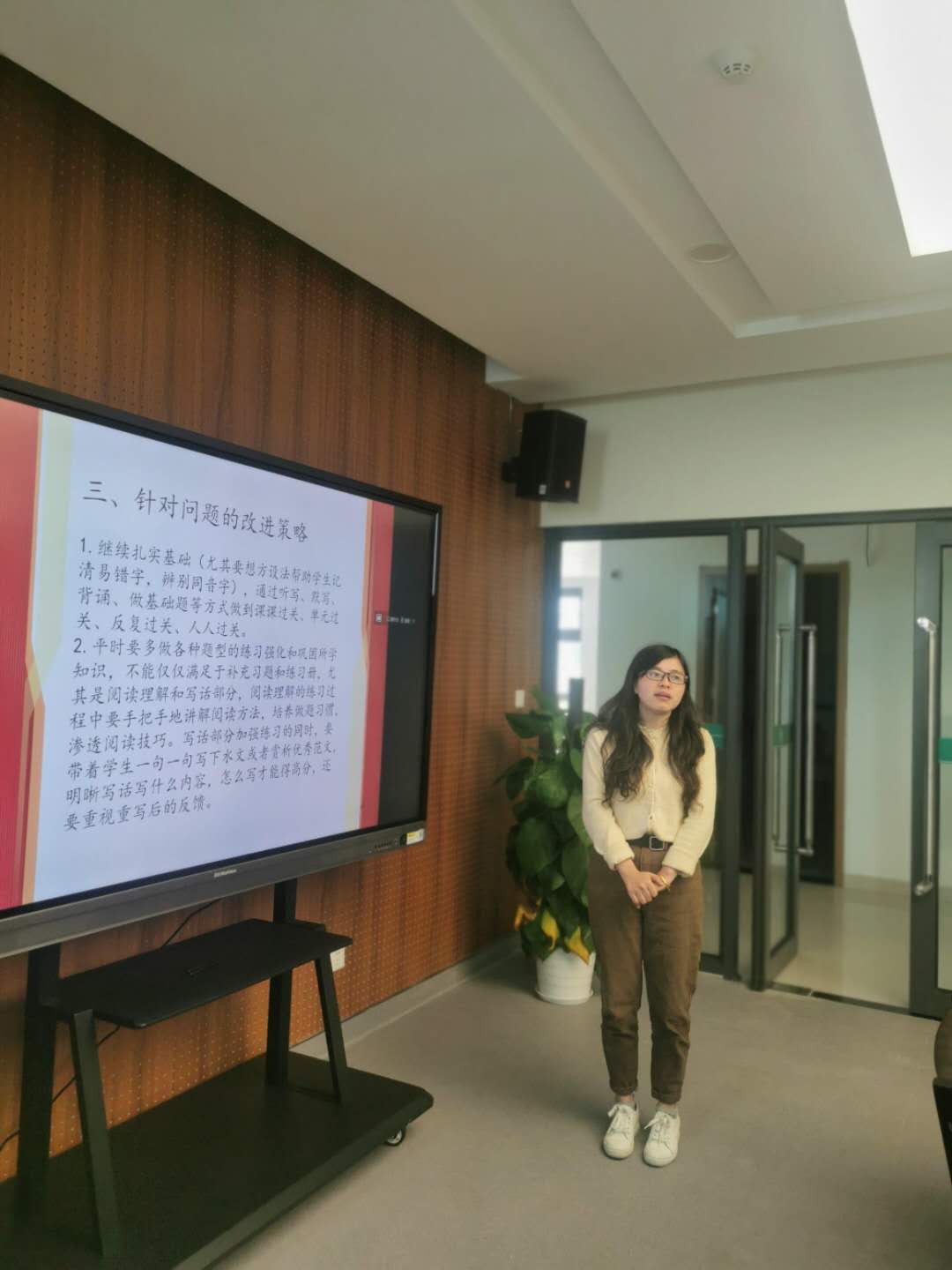 新闻三_html_387cf435.jpg