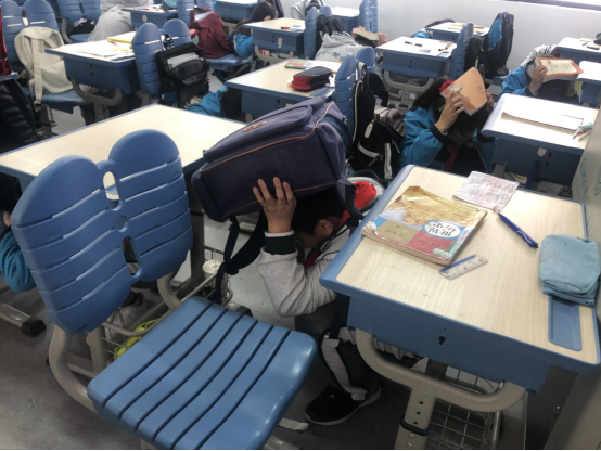 附中燕子矶 安全第一_html_m370d451b.png