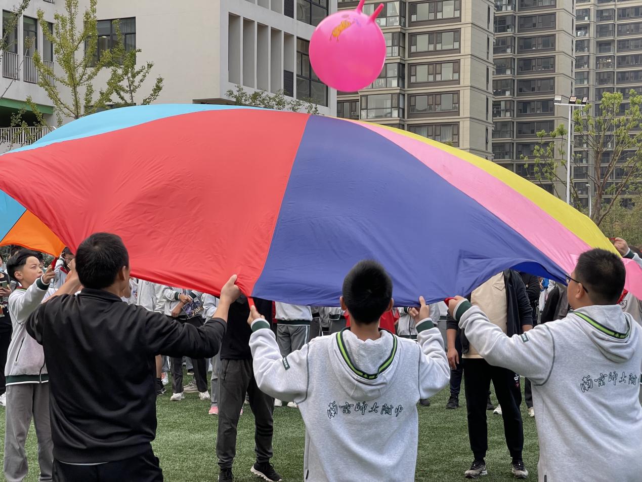 运动会新闻稿_html_m287dfcdf.jpg