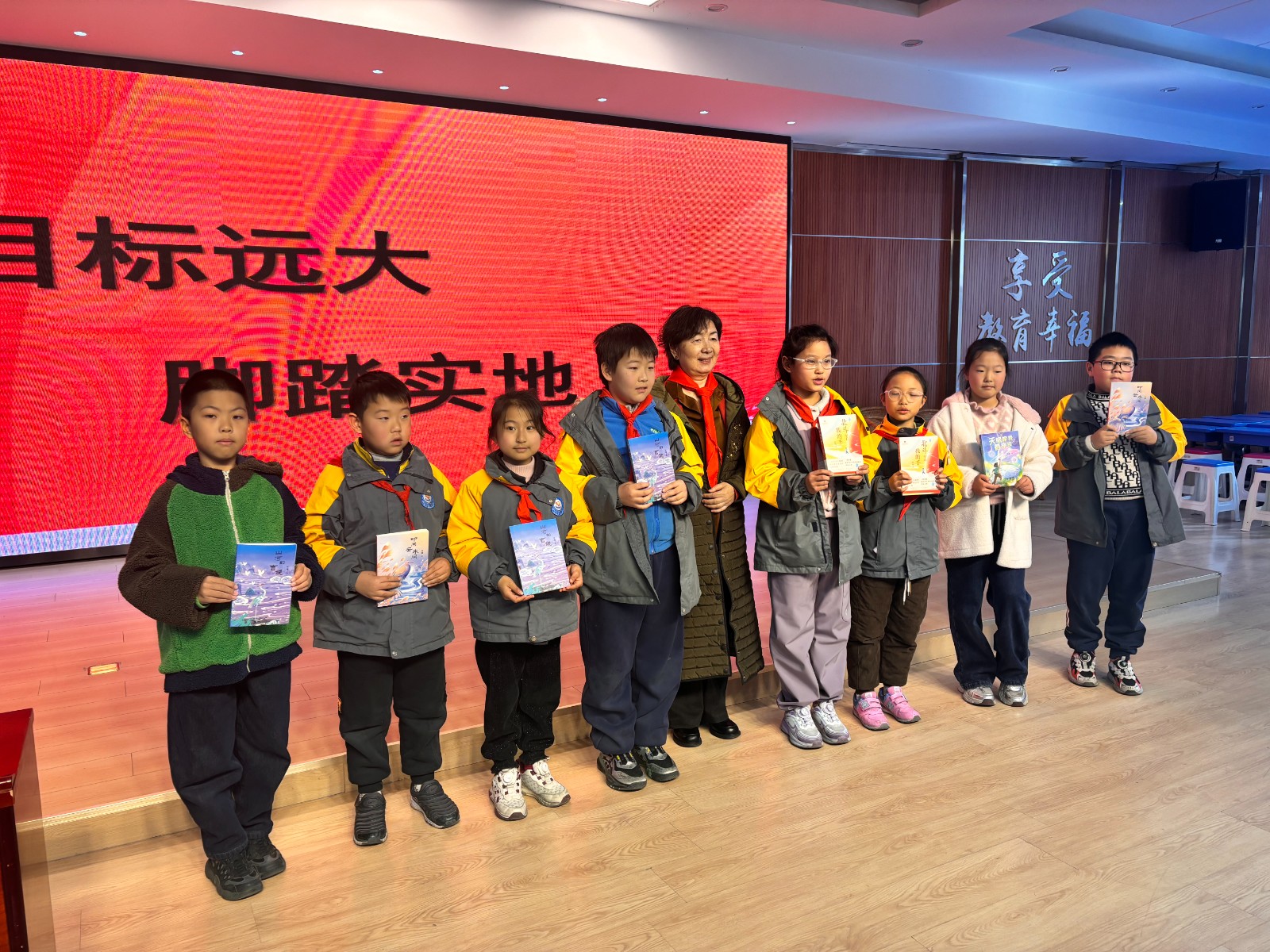 学生2.jpg 学生2.jpg