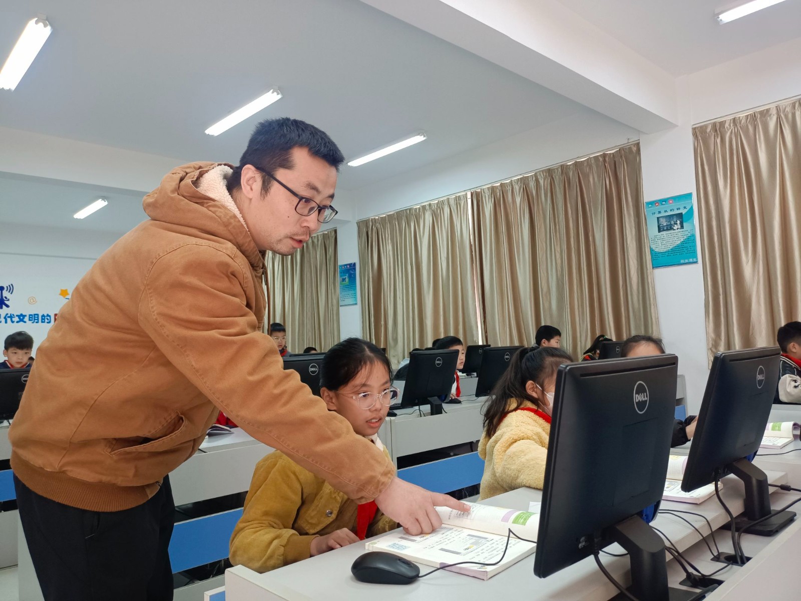 谢兵1.jpg