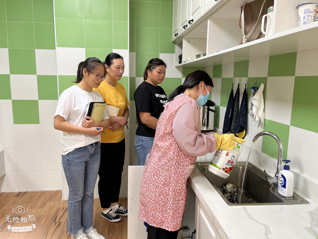 保育员跟岗新闻9.7_html_m3f23e6.jpg