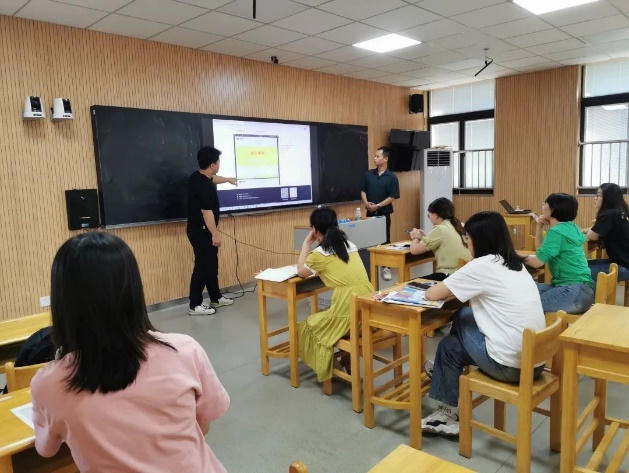 【纯正迈初·教学】教育数字化，赋能新课堂——点阵笔项目在迈初落地_html_m7a7fd18f.jpg