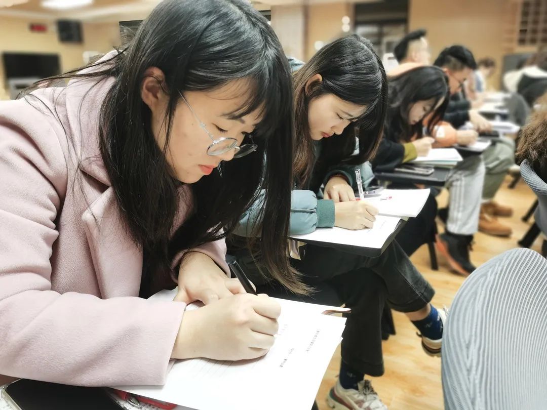 知行合一，德纯业勤_html_75ab48c8.jpg