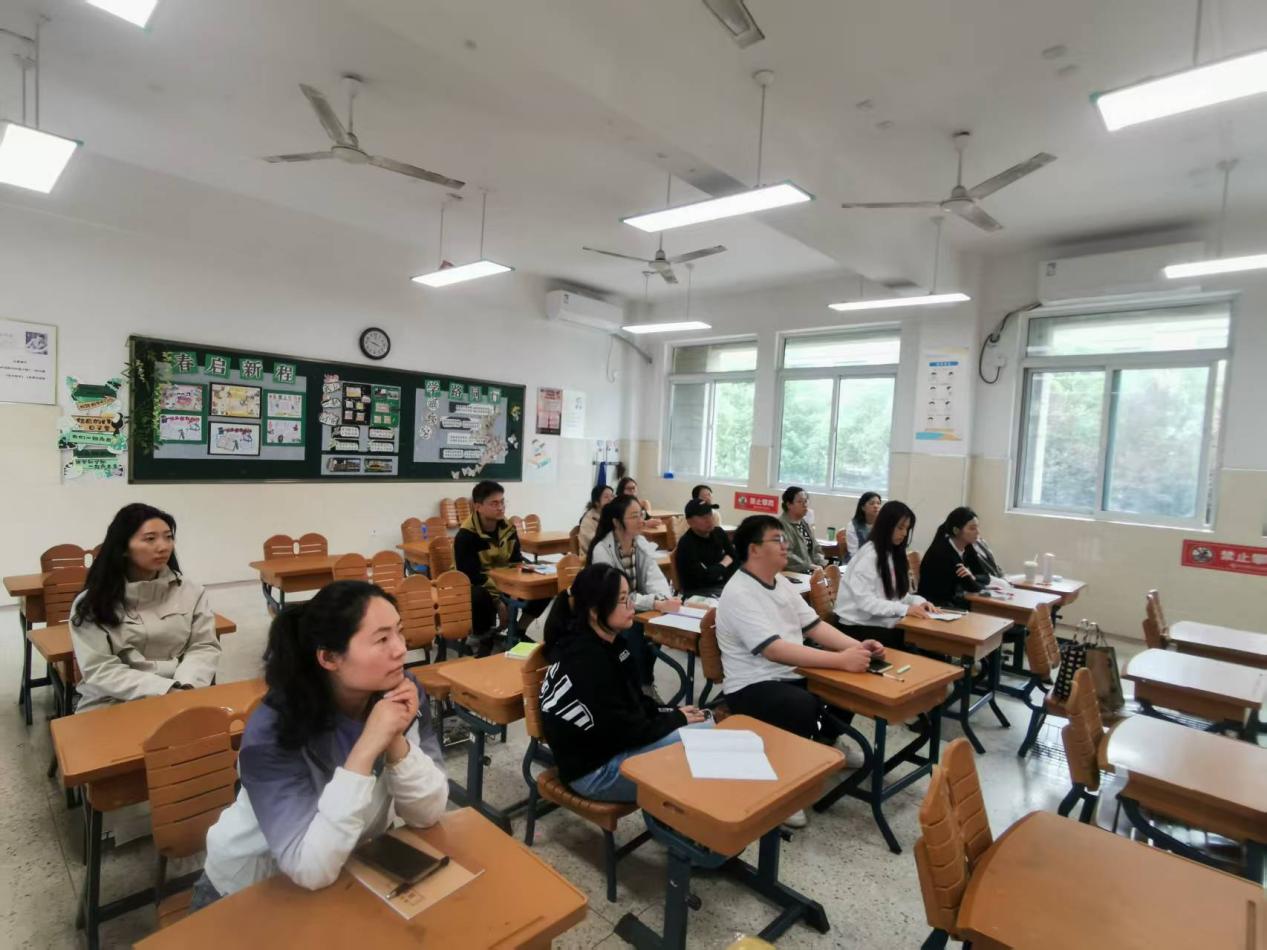5.9集体备课新闻(1)_html_7f9471de.jpg