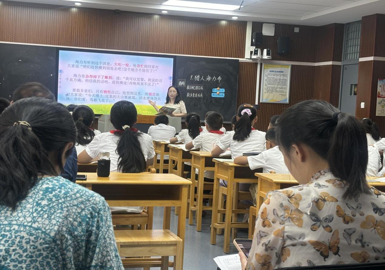 校本研修活动二新闻稿9.30_html_m22b65059.jpg