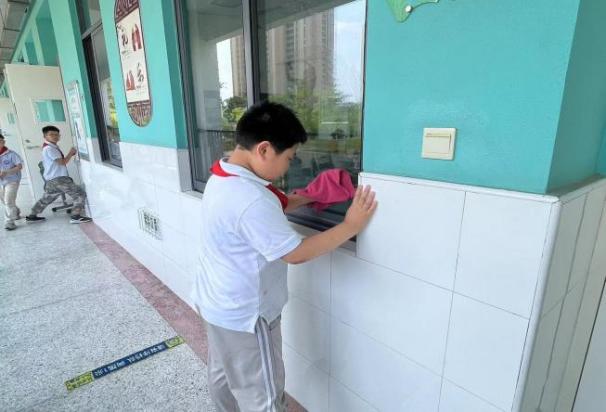 【正学丁三·德育】“践行劳动精神，共创美丽校园”_html_779b1b3b.jpg