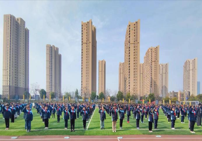 【正学丁三&middot;德育】“爱校护绿，争做护绿小使者”——丁家庄第三小学第四周升旗仪式(1)_html_m348f5b5d.jpg