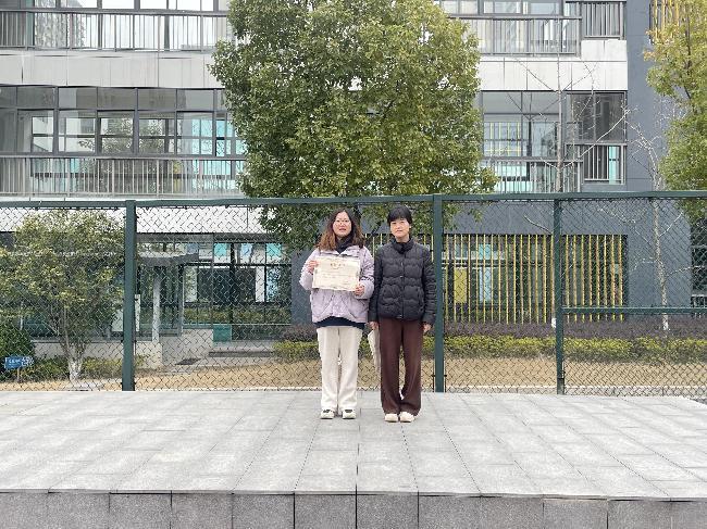 学雷锋精神，做优秀少年——丁家庄第三小学第三周主题升旗仪式侧记_html_1e5049f8.jpg