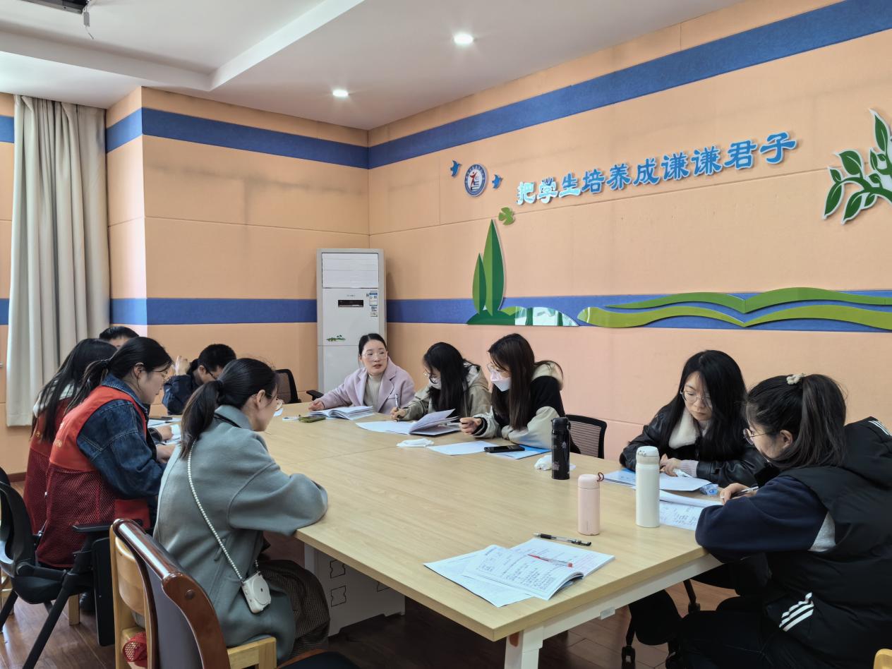 数学教研活动新闻报道_html_m256057c8.jpg