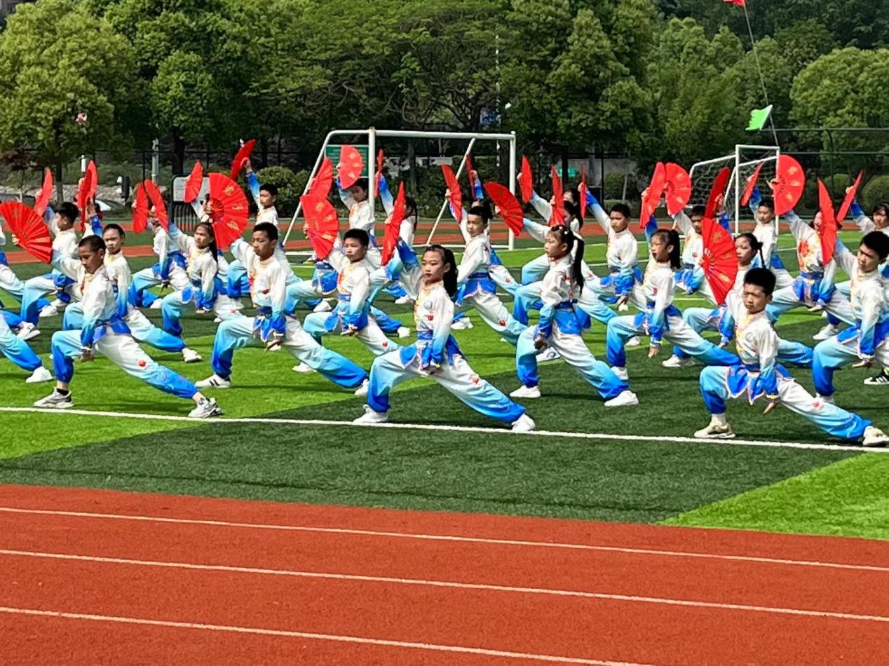 君子操一等奖报道_html_6781e135.jpg