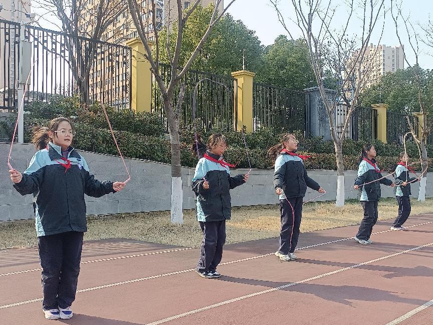 【正学丁三· 教学】阳光大课间，活力满校园(3)_html_6639e037.jpg