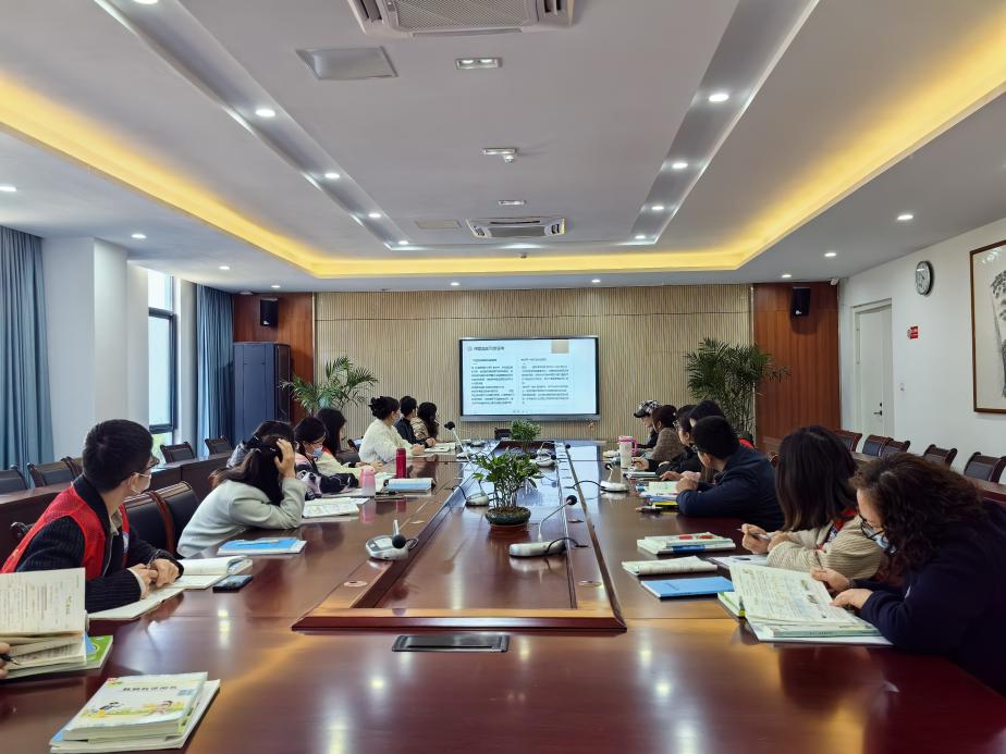 【正学丁三·教科研】聚焦课题申报 助力专业成长——丁家庄第三小学“臻研讲堂”第三期开讲啦！_html_m2db558fd.jpg