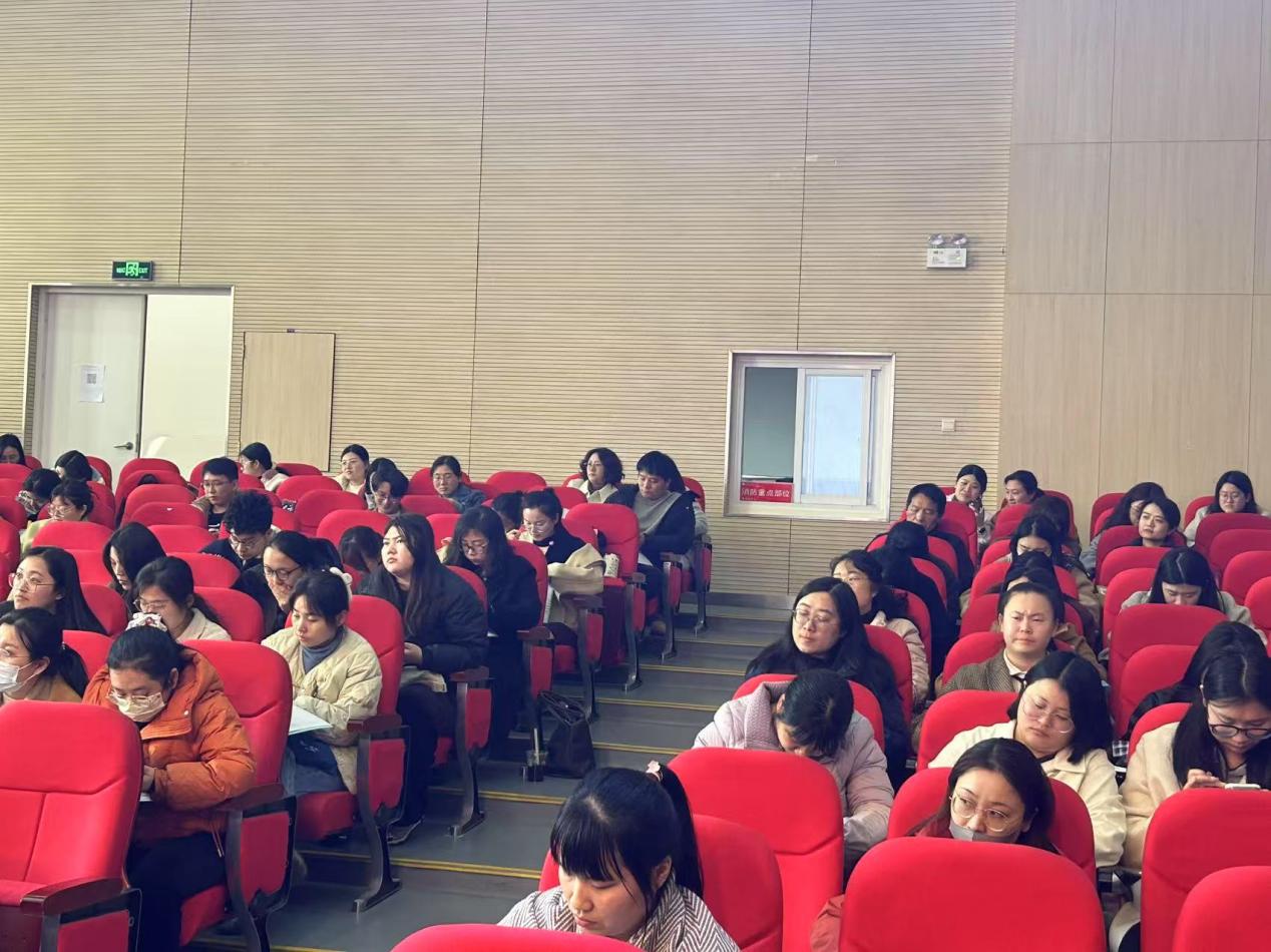 助力专业发展，守护心灵成长_html_1457a17d.jpg