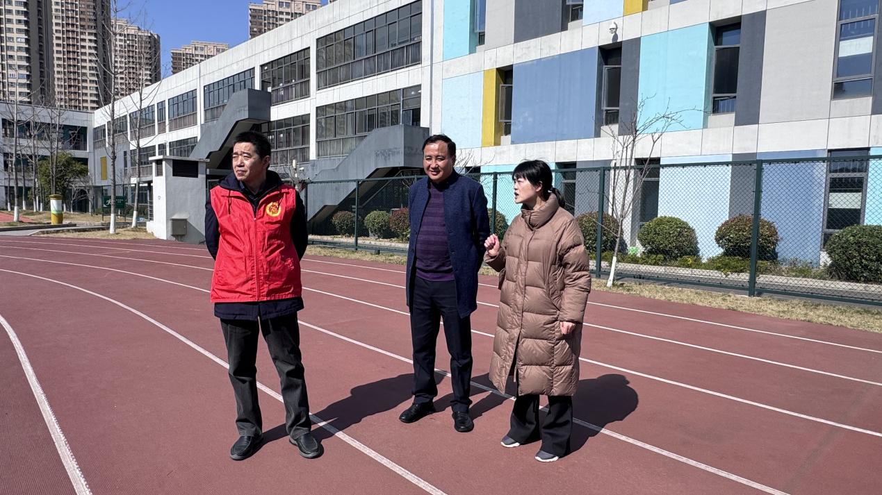 【正学·丁三】督学亲临查细节，校园督导促提升_html_36ecdbbb.jpg