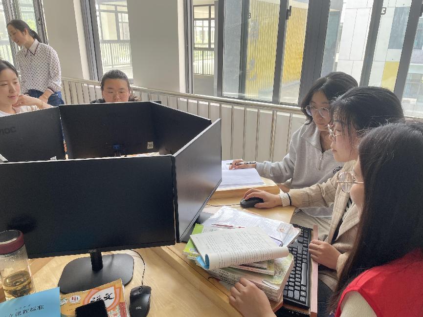 4.24语文组集体备课报道_html_7b20aa08.jpg