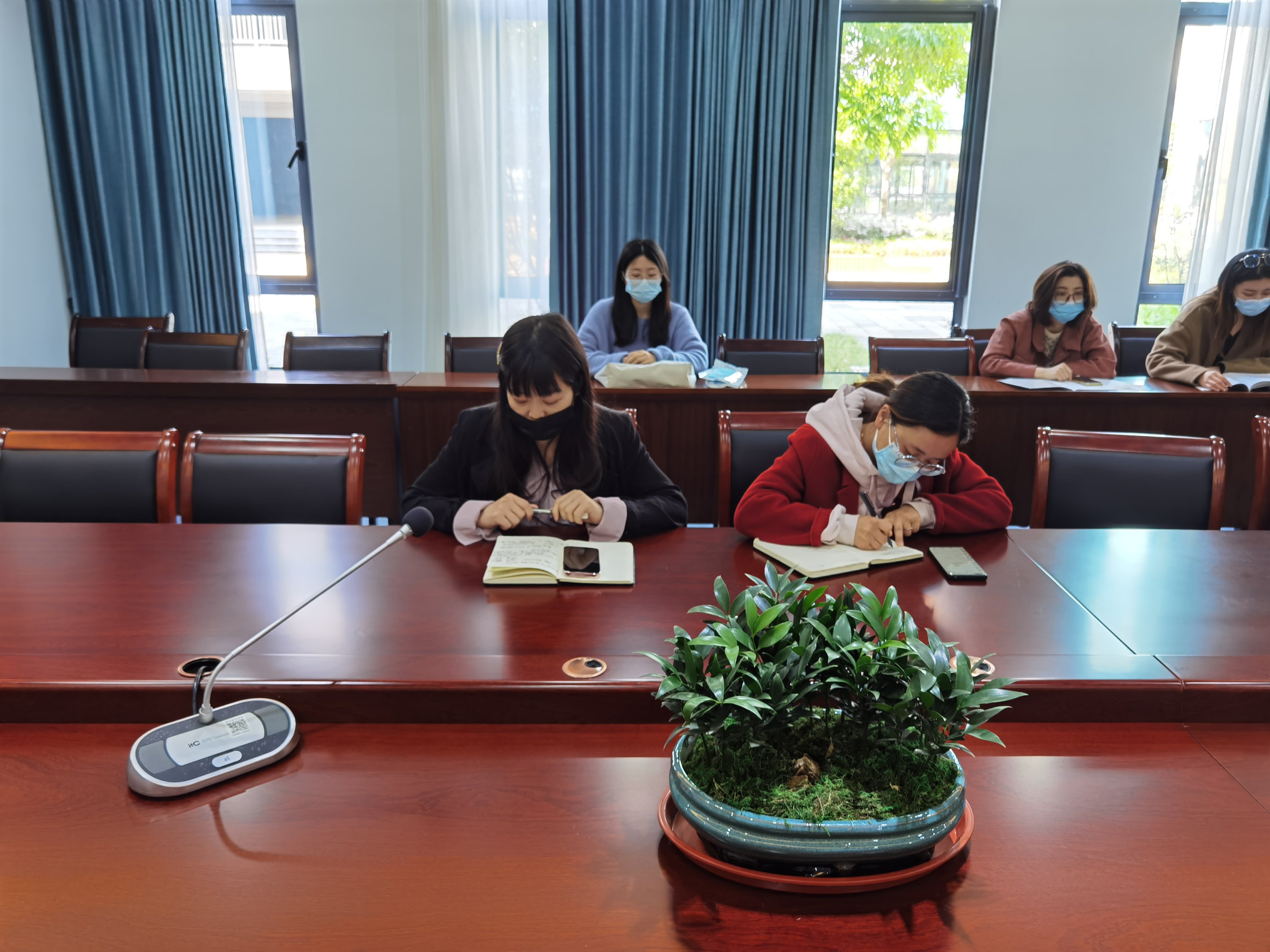 4.17“疫散花开，复课归来”——丁家庄第三小学复课会议_html_m3ccba80c.jpg
