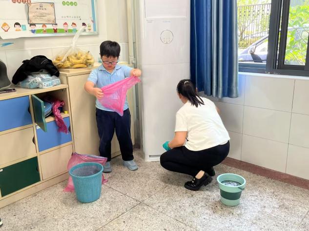 【正学丁三·德育】“劳动桥梁跨家校，润心铺路向未来”——南京市丁家庄第三小学开展劳动周主题系列活动侧记_html_m1007ab14.jpg