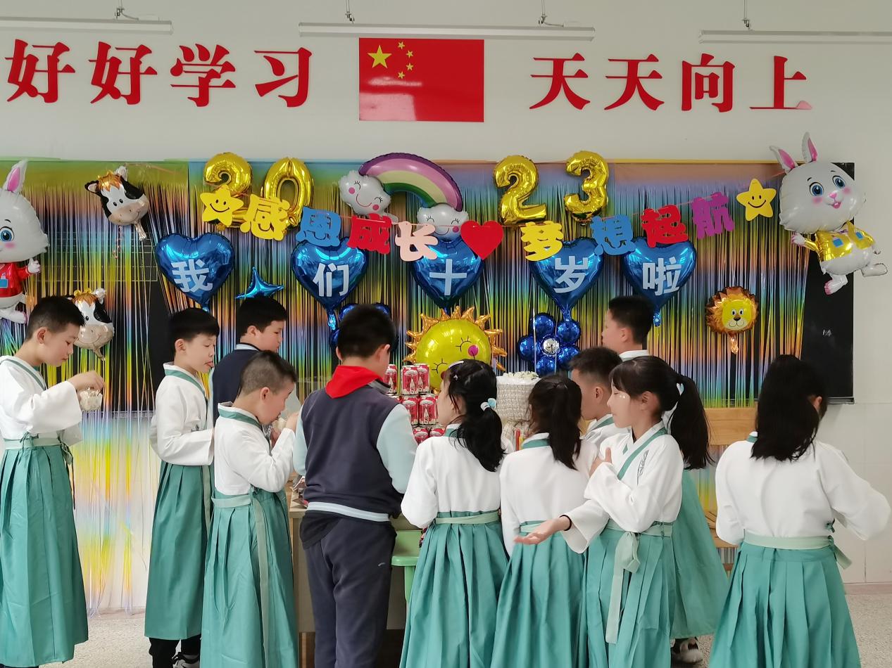 正学丁三•德育】颂千古诗词 扬爱国情怀(1)_html_47b89aaa.jpg