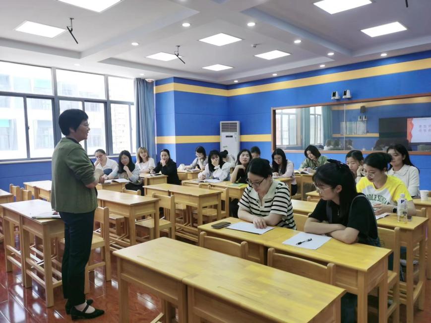 4.20数学组校本研修活动报道_html_1480563b.jpg