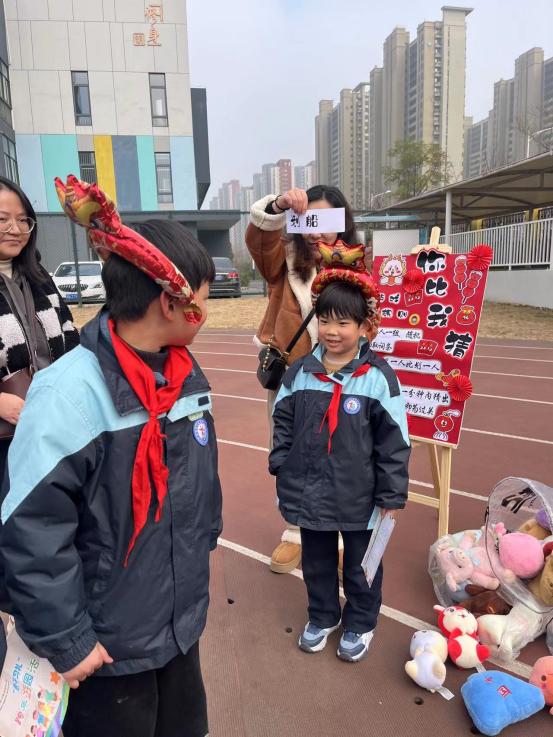 满媛 12.29游园会_html_7ff1135.jpg