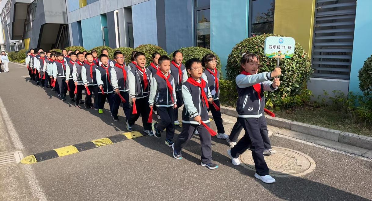 【正学丁三·德育】队列展风采，习惯润未来_html_4562ede5.jpg