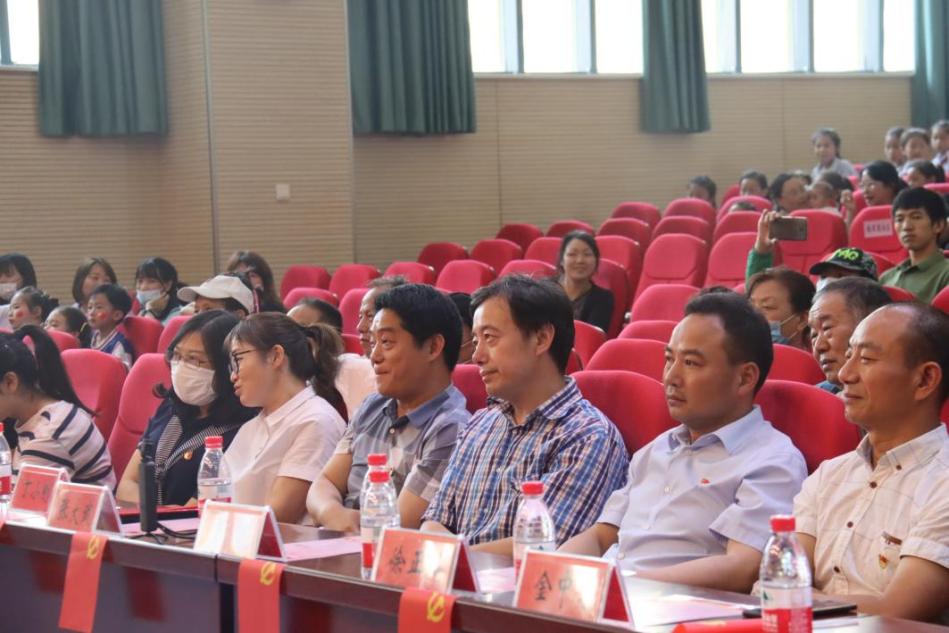 【正学丁三】童心向党 礼赞百年_html_6456721b.jpg