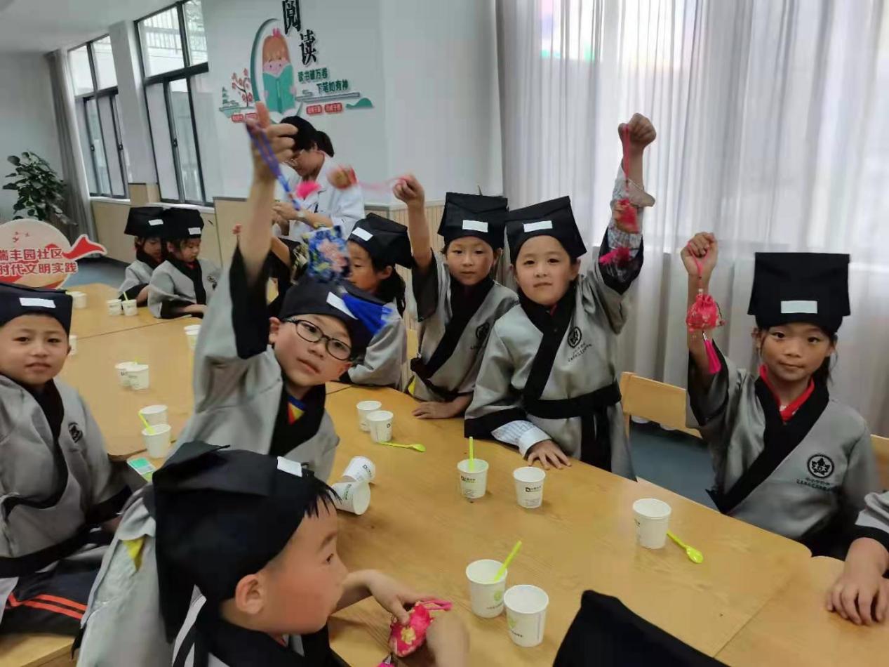 【正学丁三】浓情端午 香飘满园_html_m7c5df4a3.jpg
