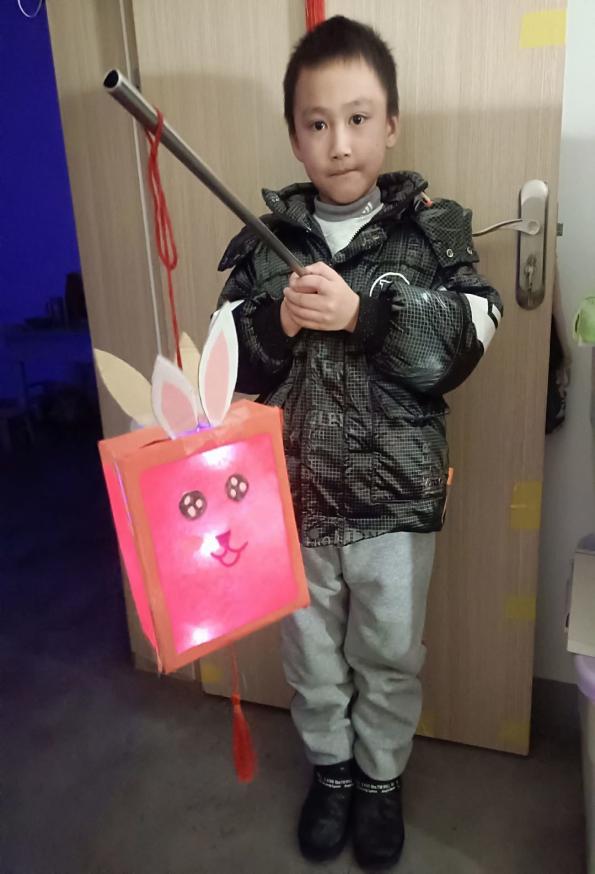 正学丁三】兔灯迎新春，乐享幸福_html_4d469a0.jpg