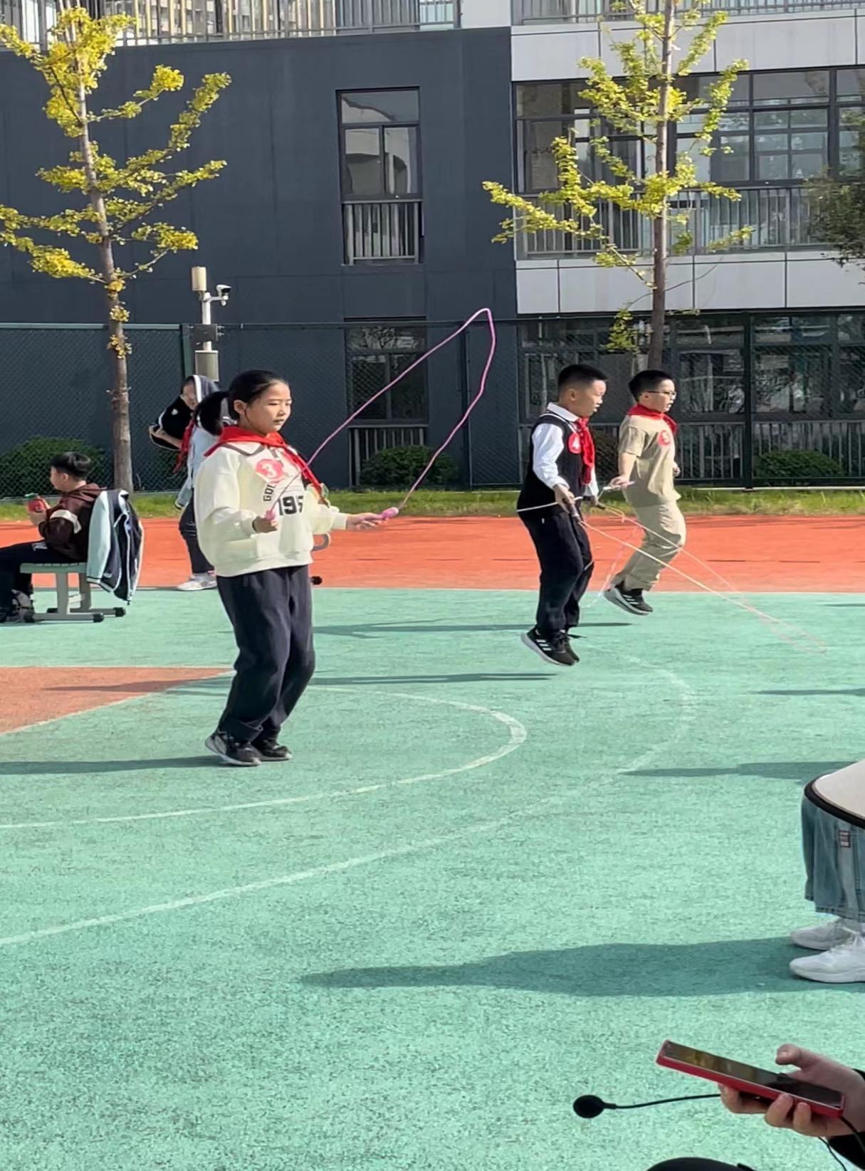 体侧报道_html_m7b29c1a8.jpg