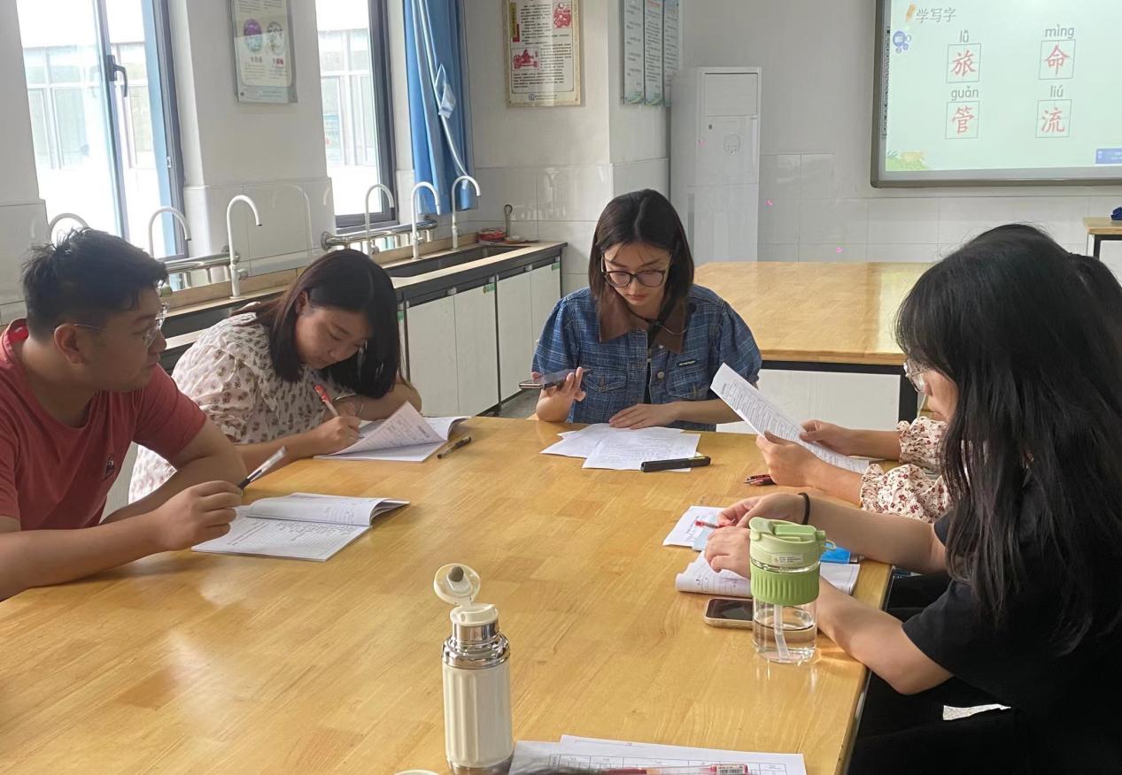 语你同行研续成长 ——南京市丁家庄第三小学语文组教研活动_html_m2c75d281.jpg