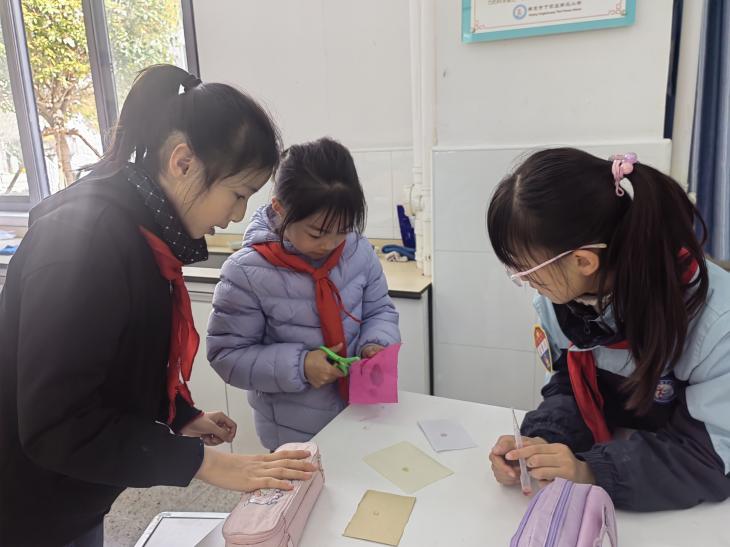 【正学丁三·教学】赛课展风采 “科学味”正浓——丁家庄第三小学科学组赛课活动侧记_html_m6dc88882.jpg