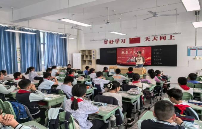 【正学丁三·德育】喜迎建队日 争做好队员_html_m10f23e2e.jpg