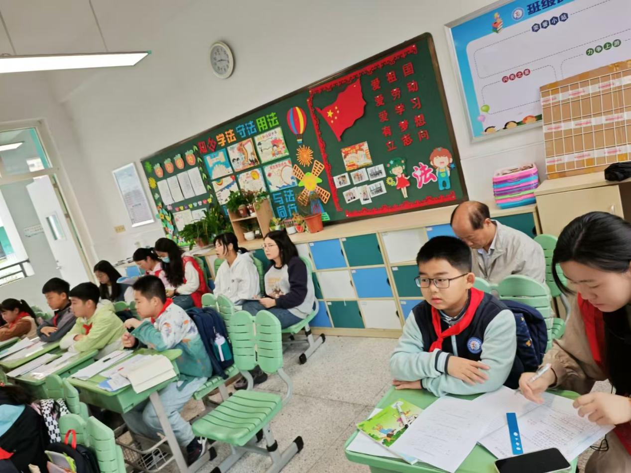 10.17数学校本研修暨青年教师赛课活动测记(1)_html_m63484ae2.jpg