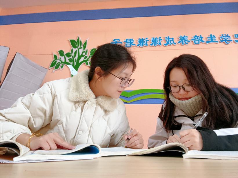 1_丁三小英语组第十一周集体备课报道_html_m7690bccc.jpg