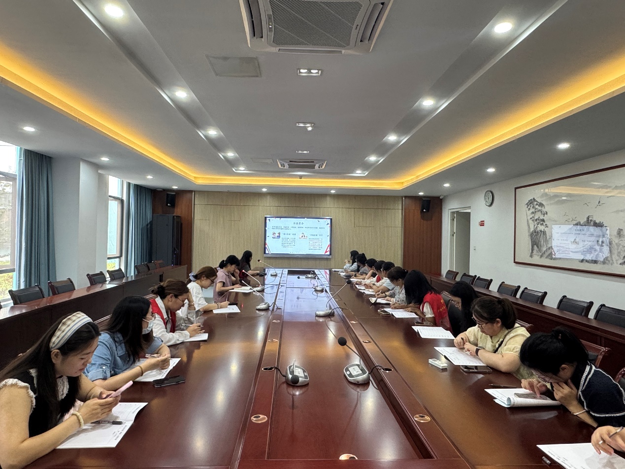9.23班主任会报道_html_m37d45d9.jpg