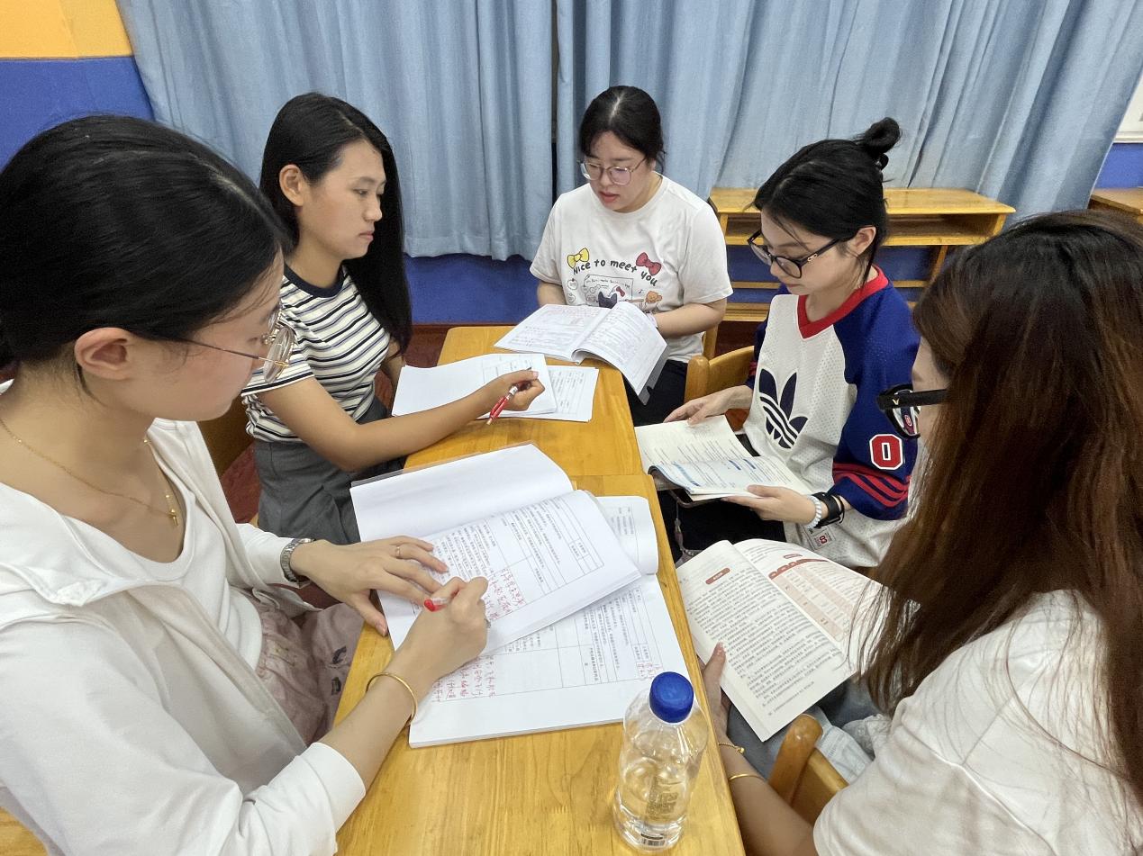 【正学丁三·教学】思维碰撞生花，集备凝智前行——南京市丁家庄第三小学新学期第二次语文组集体备课活动侧记_html_21abe89.jpg