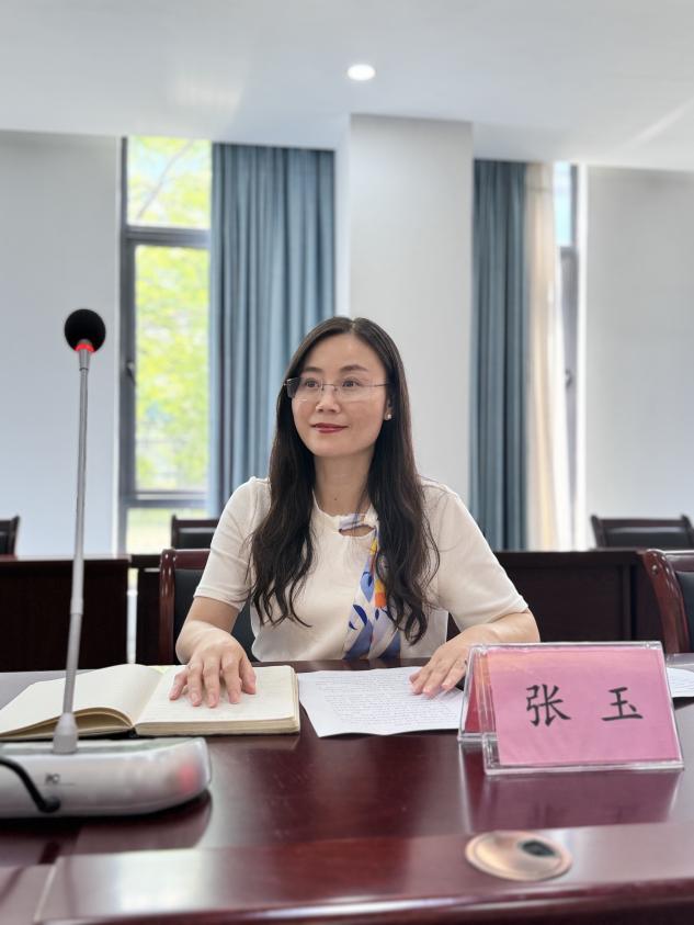 “阳光”照进分班现场_html_6174e9f8.jpg