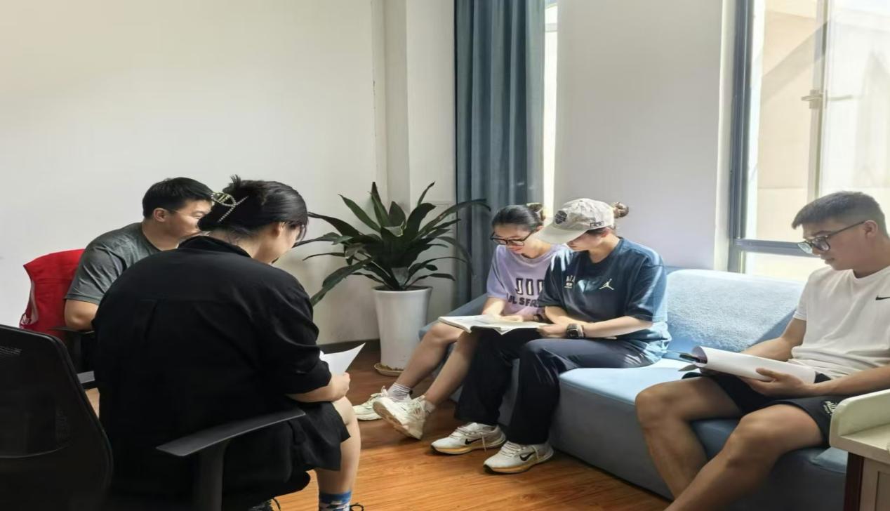 有备而来凝智慧，蓄力启航开新篇——南京市丁家庄第三小学综合组集体备课活动侧记_html_6e91dabb.jpg