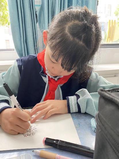 【正学丁三】翰墨盈香，炫彩童心——丁家庄第三小学“艺之独秀”嘉年华活动“书苑”中期考核活动侧记_html_c26224a.jpg