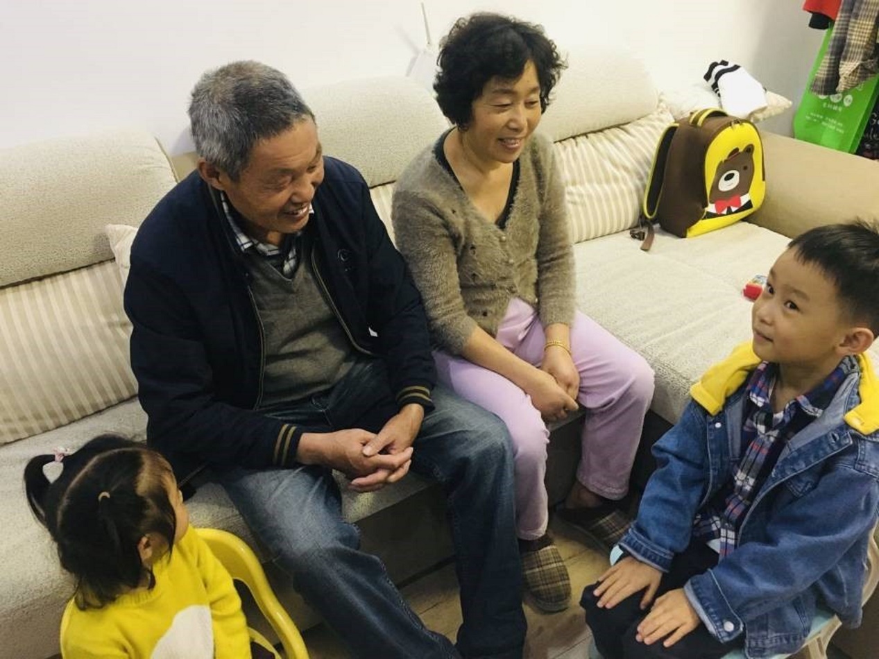 2021.3.5（栖霞教育）雷锋精神代代传 爱心志愿我先行_html_5934a8e6.jpg