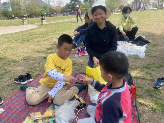 中一班春游新闻稿_html_27df7a86.jpg